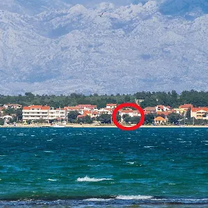 https://apartment-vrsi-mulo-5951f.hotelinzadar.com